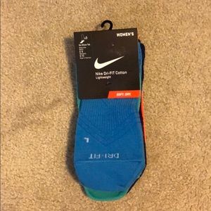 Women’s Nike Socks, Size 6-10